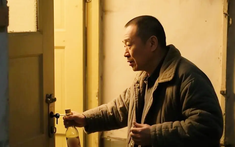 Bố sang tên cho quý tử toàn bộ 5 căn nhà, nhưng gần Tết, chính ông chết lặng trong sự hối hận