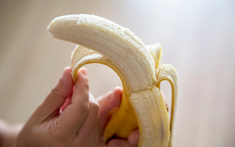 Người thường xuyên ăn chuối, chỉ sau một thời gian ngắn, cơ thể có thể xuất hiện 3 thay đổi sức khỏe rõ rệt