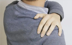 Bác sĩ cảnh báo: 4 vị trí trên cơ thể đau đi đau lại, có thể là tín hiệu ung thư sớm