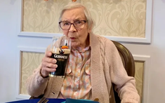 Vì sao người Địa Trung Hải uống bia nhưng vẫn sống thọ?