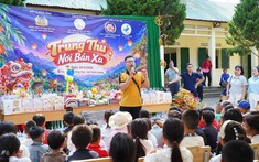Anh Vũ Thanh Tùng và hành trình "Lửa Hồng": Mang trọn mùa Trung thu ấm áp đến nơi bản xa Tuyên Quang