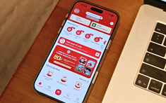 Tin tổng hợp 24h qua: Tài khoản chứng khoán, livestream bán hàng sắp phải liên kết VNeID; Người dân TP.HCM “đắp đê” trước cửa nhà chống ngập