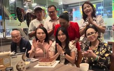 Nữ NSƯT SN 1970 nói thẳng với con trai Thanh Tuyền: "Tại người này mà tôi ở Mỹ"