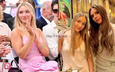 Harper Beckham ngày càng giống mẹ từ style đến thần thái, tới nụ cười mỉm "bí ẩn" cũng y chang nhau
