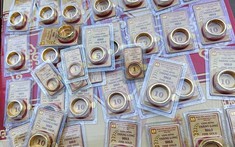 Nên mua vàng nhẫn hay vàng miếng?