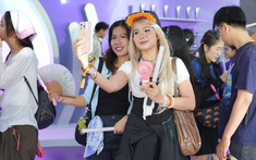TPBank tại Tinh Hà "Say Hi": Booth trải nghiệm "chật kín" fan, hé lộ không gian SkyLounge - TPBank Premier