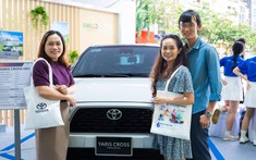 Từ Hồ Gươm đến phố đi bộ Nguyễn Huệ: Toyota lan tỏa công nghệ Hybrid Electric đến công chúng