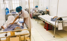 Mẹ chồng bị tai nạn, nằm viện cả tháng trời mà không mất một đồng viện phí: Tôi bất ngờ phát hiện bí mật chồng giấu suốt nhiều năm