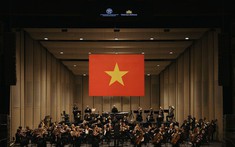 “Tiến quân ca” mở màn đêm diễn của London Symphony Orchestra tại Hà Nội