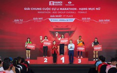Hai động viên Việt Nam cùng cán đích đầu tiên cự ly marathon tại Giải Marathon Quốc tế Hà Nội Techcombank Mùa thứ 5