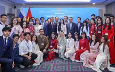 Phát huy vai trò của người Việt Nam ở nước ngoài trong bảo vệ nền tảng tư tưởng của Đảng và đấu tranh phản bác các quan điểm sai trái, thù địch hiện nay
