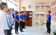 Học tập và thực hành theo Bác là nhiệm vụ trọng yếu, thường xuyên