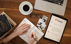 Dùng Claude làm nhật ký, rồi một dòng viết khiến cảnh sát tìm đến tận nhà