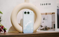 Ấn tượng đầu tiên về OPPO A7 Pro 5G: Không chỉ đẹp, bền mà còn biết chiều lòng người trẻ