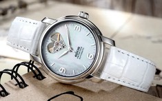 Chọn quà 20/10, săn ưu đãi tới 50% tại Đăng Quang Watch