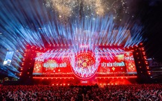 Hàng nghìn bạn trẻ đổ xô đi "dệt Tết" giữa Sài Gòn: Khi truyền thống được Gen Z "dệt" lại bằng trải nghiệm đa giác quan và âm nhạc bùng nổ