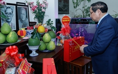 Thủ tướng Phạm Minh Chính dâng hương các cố lãnh đạo Đảng, Nhà nước và thăm, chúc Tết nguyên lãnh đạo Đảng, Nhà nước