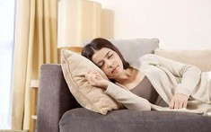 Ai hay thức khuya nhất định phải đọc: Thói quen tưởng vô hại trước khi ngủ lại là nguyên nhân gây tăng đường huyết, giảm miễn dịch, lão hóa sớm