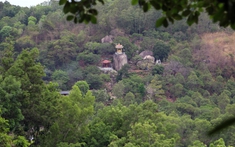 Biển người chen chân tại "Đệ nhị thiên sơn" Đông Nam Bộ