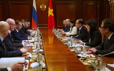 Đặc phái viên của Tổng Bí thư Tô Lâm hội kiến Chủ tịch Đảng Nước Nga Thống nhất và Chủ tịch Đảng Cộng sản LB Nga