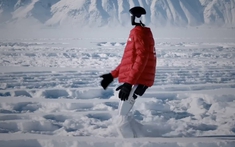 Robot hình người của Trung Quốc lập kỳ tích đi bộ tự hành giữa "chảo băng" -47,4°C tại Tân Cương