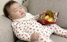 Khi em bé có những biểu hiện này, mẹ nên cho bé ngủ riêng giường – nếu không tách ra sớm thì sẽ hối hận