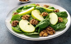 Vì sao rau bina được gọi là “rau trường thọ”? Lợi đủ đường cho ruột, mắt và tim mạch