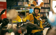 Nam shipper 27 tuổi phát hiện nhiễm HIV, bật khóc: 1 lần sai, cả đời còn lại cũng khó sửa