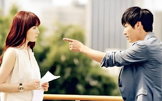 Khi tôi tuyên bố ly hôn, chồng nhìn tôi hồi lâu rồi cười khẩy, bảo tôi là "đồ dở hơi"