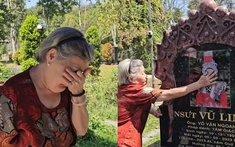 Người phụ nữ 82 tuổi tới mộ một nam NSƯT, bật khóc nức nở