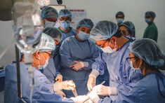 Ba tháng giành giật sự sống cho người bệnh nguy kịch: kỳ tích từ những giây phút ngưng tim trên bàn mổ
