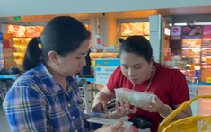 Nữ NSƯT bay về Mỹ một mình: "2 tuần nữa tôi sẽ quay lại Việt Nam"