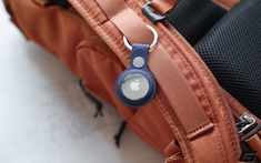 Trên tay AirTag mới: Vẫn là ngoại hình tiện dụng quen thuộc, nhưng "nội công" dò tìm đã đạt đến đẳng cấp mới