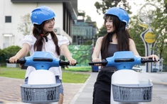 Xe đạp điện công cộng thu hút người dân trải nghiệm ở trung tâm Thành phố Hồ Chí Minh: Làn gió mới cho giao thông xanh