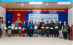 Panasonic Việt Nam trao tặng 510 đèn năng lượng mặt trời xã biên giới tỉnh Quảng Trị