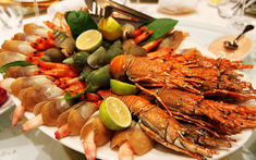 5 món ăn quen thuộc có thể chứa hàng trăm hạt vi nhựa: Cái tên đứng đầu khiến nhiều người "giật mình"