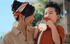 Khi cha mẹ hiện đại nuôi con: Tìm kiếm thông tin, trao đổi hội nhóm MXH và những buổi “nghiên cứu sản phẩm” hết công suất lúc nửa đêm