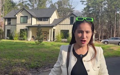 Nữ NSƯT 50 tuổi đi Mỹ: "Tôi khổ quá, tới giờ này vẫn còn đi bán từng ly cà phê kiếm 25 nghìn đồng"