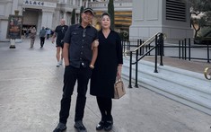 Nữ NSND 60 tuổi nổi tiếng Việt Nam đăng status nói yêu chồng "muốn được dựa dẫm"