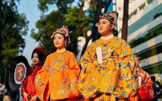 Ngày hội Việt phục “tóc xanh vạt áo” lần VI: người trẻ tiếp nối dòng chảy văn hóa Việt