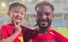 Vì sao vợ Duy Mạnh lại "xin vía" cho quý tử tóc xoăn giống Xuân Son?