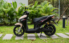 Người dùng trải nghiệm VinFast Viper: Đi phố linh hoạt, đổi pin nhanh hơn đổ xăng, chi phí sử dụng thấp