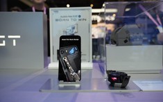 Nubia Neo 5 GT ra mắt: Quạt tản nhiệt “độc nhất phân khúc”, màn 144Hz 4.500 nits, pin 6.210mAh sạc 80W, giá từ khoảng 12 triệu đồng