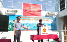 Lực lượng đang làm nhiệm vụ trên vùng biển chủ quyền của Tổ quốc thực hiện bầu cử sớm