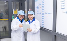 “Bản thiết kế” phía sau những người phụ nữ tự tin nơi dây chuyền sản xuất