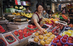 Chủ tiệm trái cây kiếm hơn 200 triệu/tháng nhờ 3 bước đơn giản: Cửa hàng nhỏ vẫn có thể hút khách đều