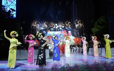 Rực rỡ sắc màu “Duyên dáng Áo dài 2026”: Khi người lao động là đại sứ văn hóa