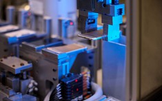 Apple lập cột mốc xanh mới: 30% vật liệu sản phẩm năm 2025 là tái chế, hoàn thành cam kết xóa sổ nhựa khỏi bao bì