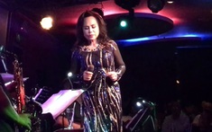 Thanh Tuyền về Việt Nam hát phòng trà: "Khán giả lặng đi, không ai nói 1 câu"