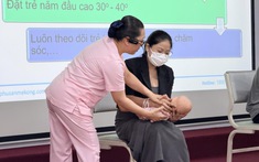 Cấp cứu sặc sữa – kỹ năng “vàng” cho ba mẹ tại lớp học tiền sản Bệnh viện Phụ sản MêKông